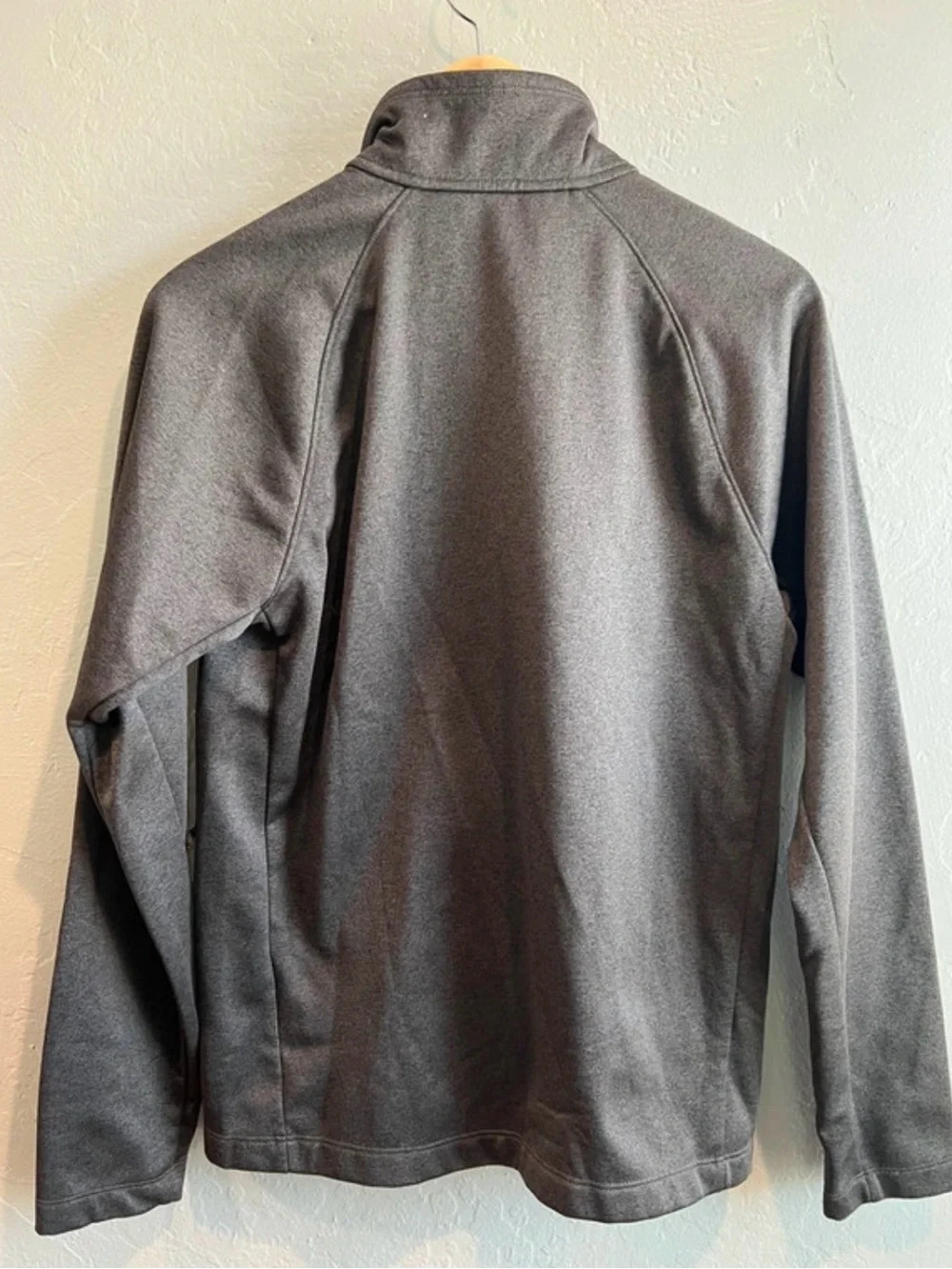The North Face Men's Dark Gray Fleece Pullover